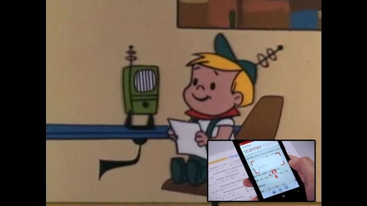 Elroy, personagem do desenho "The Jetsons" utilizando uma assistente pessoal.
