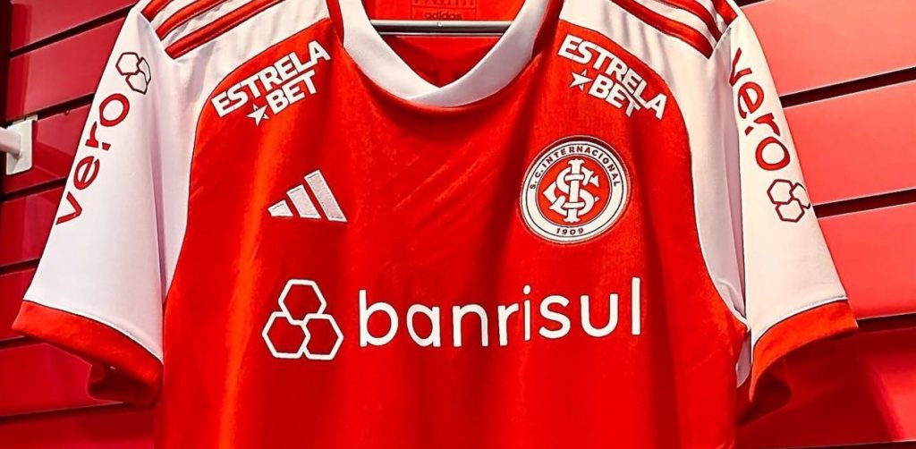 Exemplo de patrocínio no futebol na camisa do Inter.