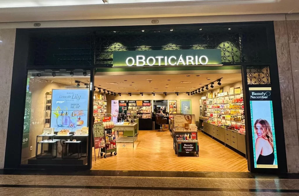 Fachada de loja O Boticário trabalhada no marketing para franquias.