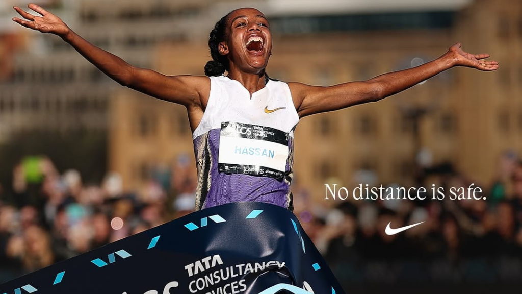 O Nike Run Club começou como um grupo de corrida e se tornou uma comunidade global com aplicativo, treinadores e eventos locais que reúnem milhares de pessoas. Imagem: Instagram/@nikerunning