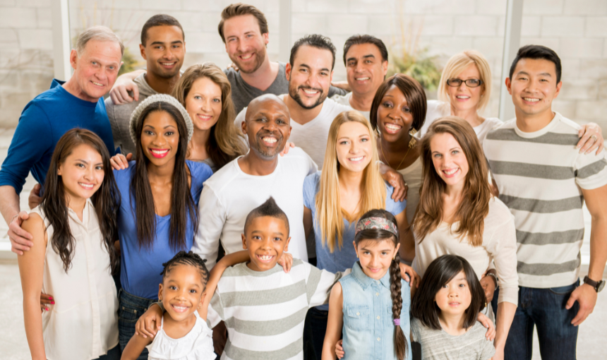 A relevância hoje nasce quando a estratégia troca rótulos etários por leituras mais profundas de comportamento e contexto. Imagem: Reprodução/ Canva