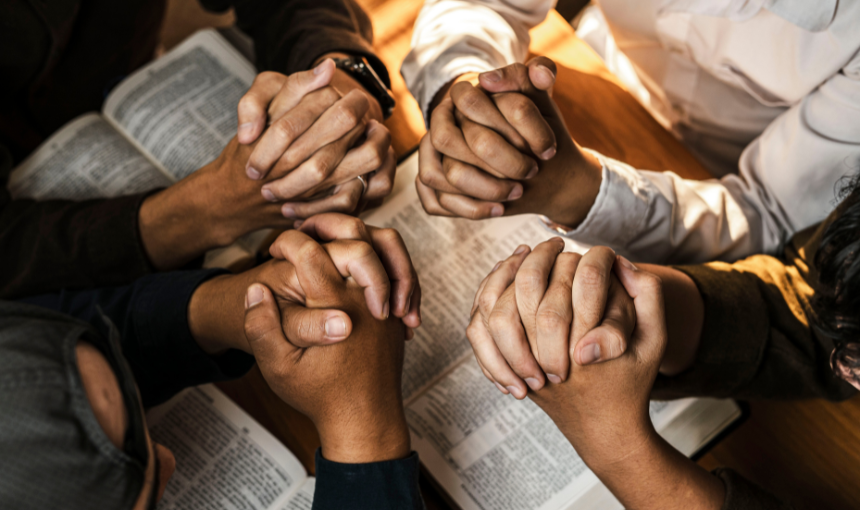 O lifestyle gospel se conecta tanto a elementos da cultura digital quanto a padrões de comportamento orientados por valores, criando um ecossistema em constante atualização. Imagem: Reprodução/Canva